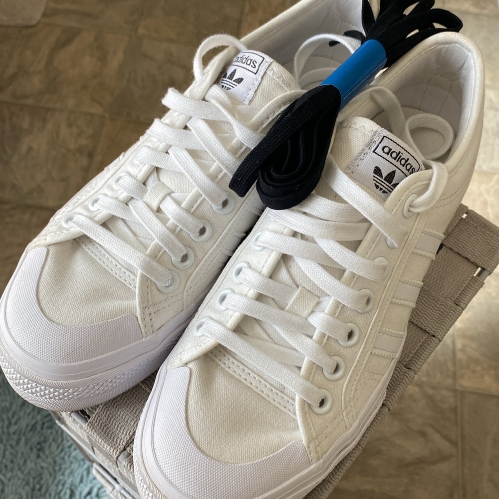 Offers encouraged! Came with black laces as well. I didn’t know I ordered 91/2.